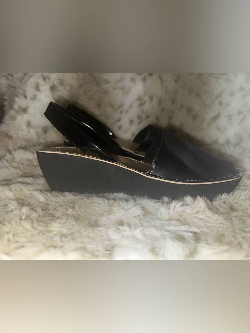 Kenneth Cole Reaction Fine Glass Black Open-Toe Slingback Sandals - Picture 6 of 8